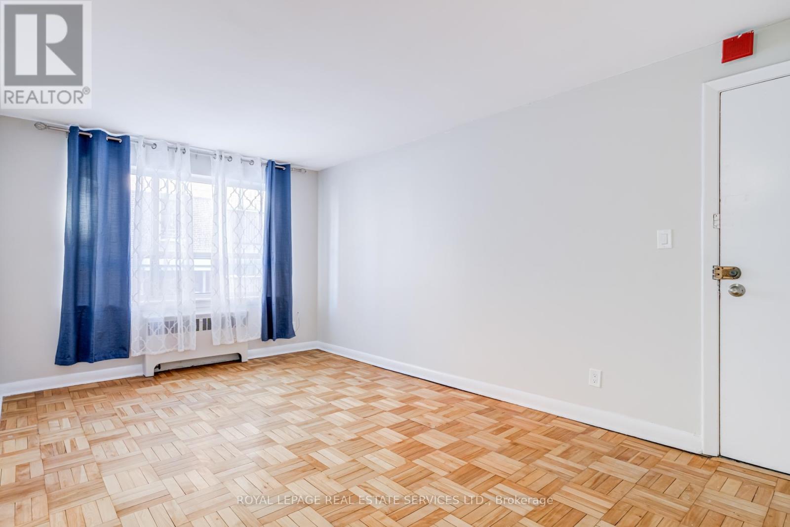 6 - 2846 Bloor Street W, Toronto, Ontario  M8X 1A9 - Photo 6 - W12745190