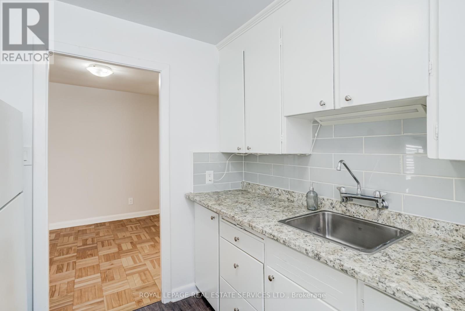 7 - 2844 Bloor Street, Toronto, Ontario  M8X 1A9 - Photo 8 - W12745198