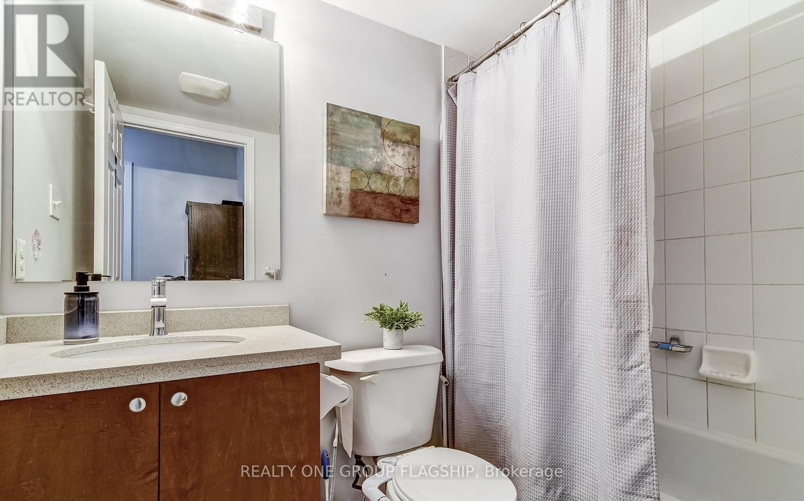 60 Fairwood Circle, Brampton, Ontario  L6R 0Y6 - Photo 11 - W12745202