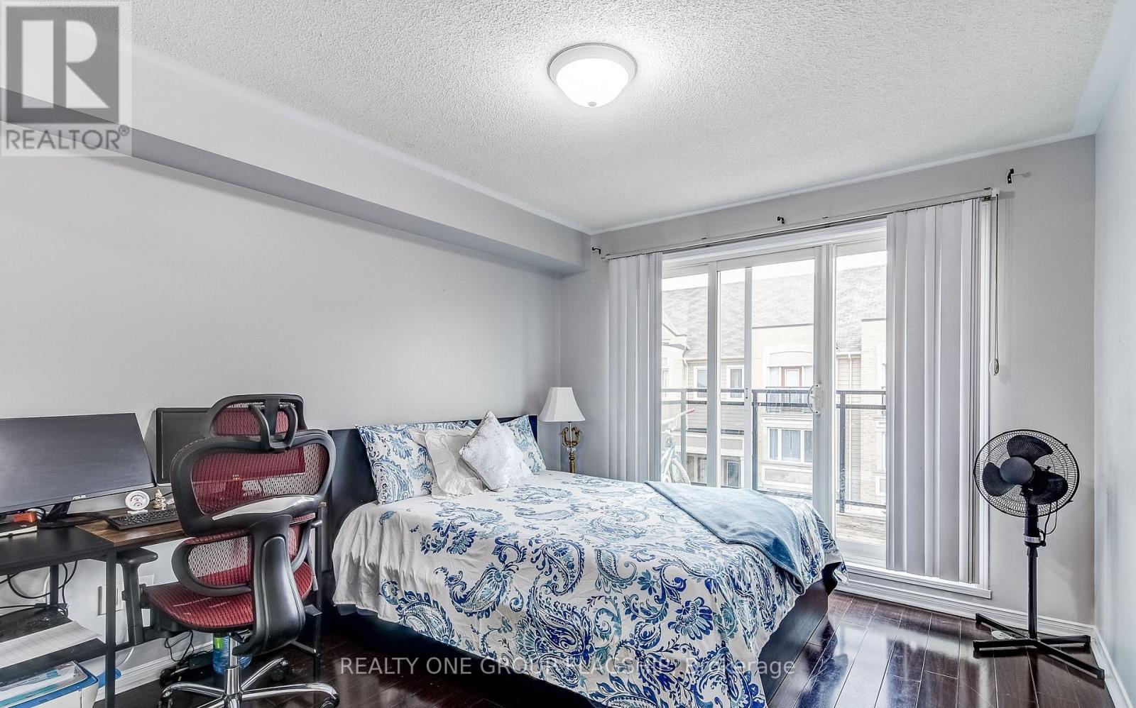 60 Fairwood Circle, Brampton, Ontario  L6R 0Y6 - Photo 8 - W12745202