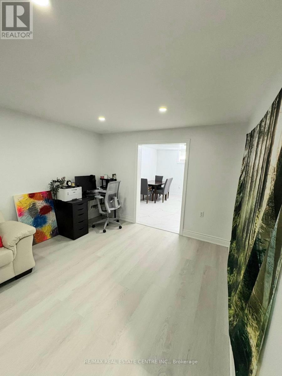 Bsmt - 1534 Chalice Crescent, Mississauga, Ontario  L5C 1S3 - Photo 12 - W12745222