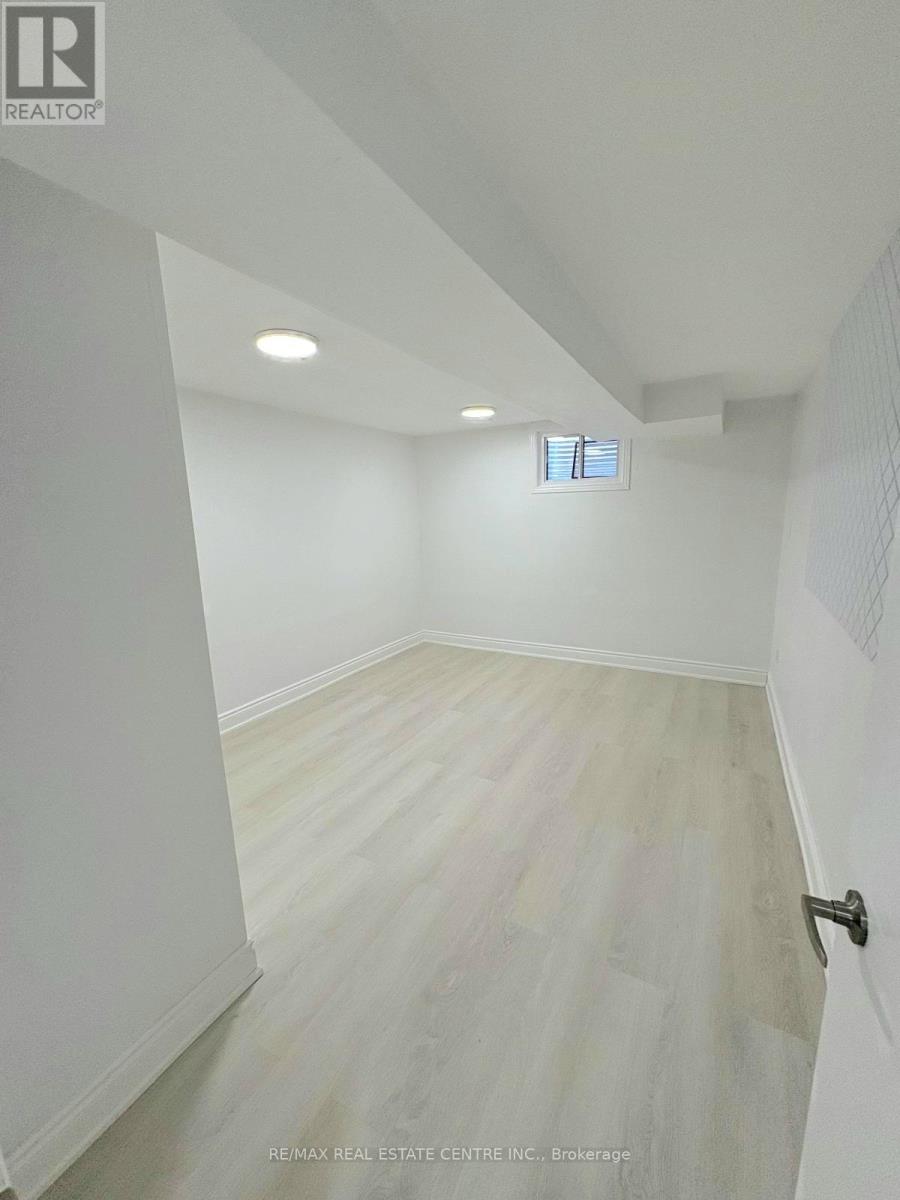 Bsmt - 1534 Chalice Crescent, Mississauga, Ontario  L5C 1S3 - Photo 16 - W12745222