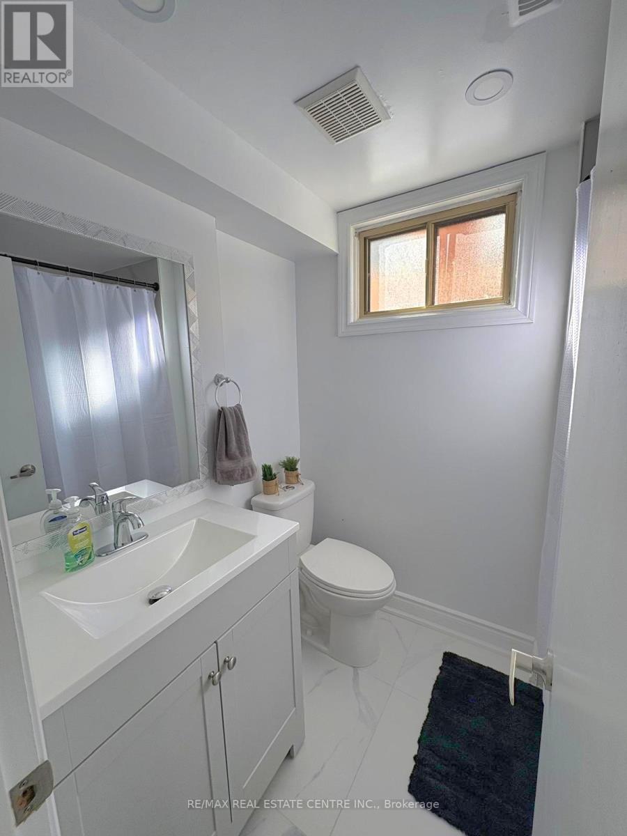 Bsmt - 1534 Chalice Crescent, Mississauga, Ontario  L5C 1S3 - Photo 17 - W12745222