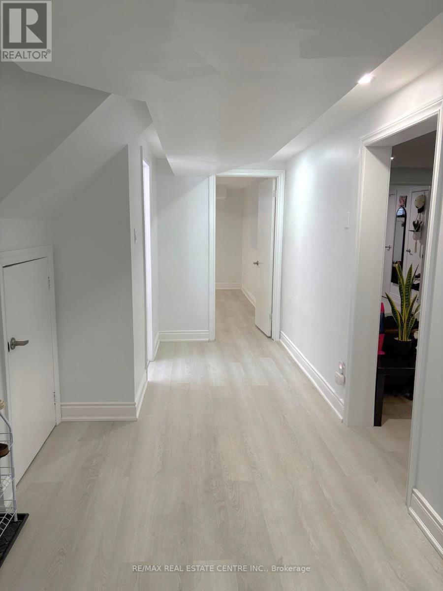 Bsmt - 1534 Chalice Crescent, Mississauga, Ontario  L5C 1S3 - Photo 6 - W12745222