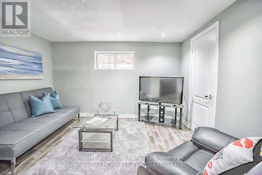 12 Deloraine Drive, Brampton, Ontario  L6T 1T4 - Photo 18 - W12745228