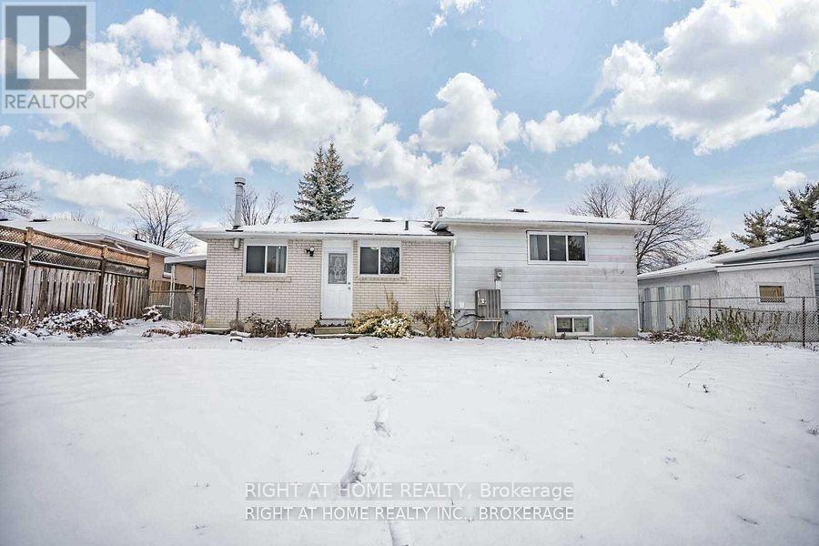 12 Deloraine Drive, Brampton, Ontario  L6T 1T4 - Photo 2 - W12745228