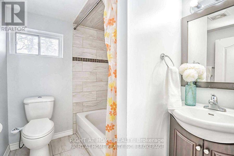 12 Deloraine Drive, Brampton, Ontario  L6T 1T4 - Photo 23 - W12745228