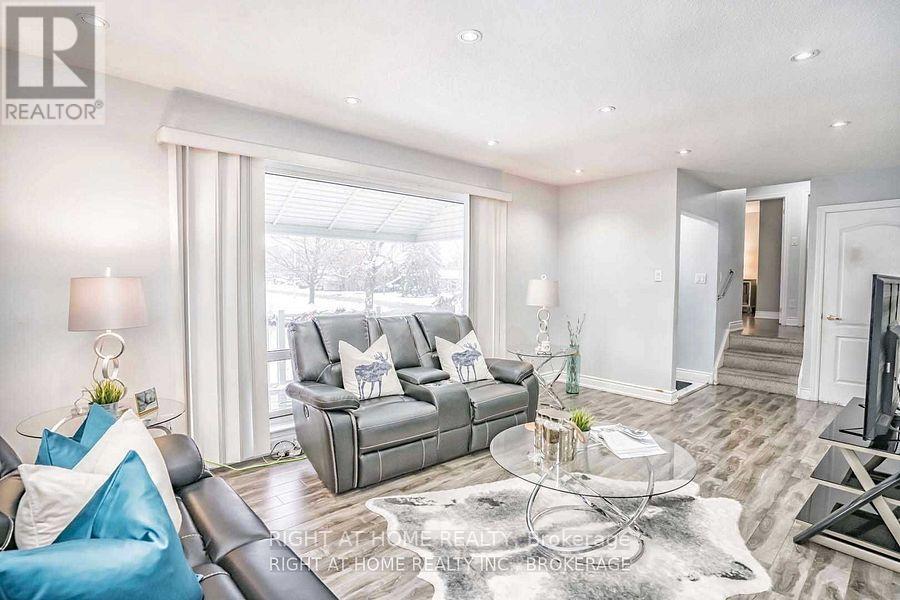 12 Deloraine Drive, Brampton, Ontario  L6T 1T4 - Photo 5 - W12745228