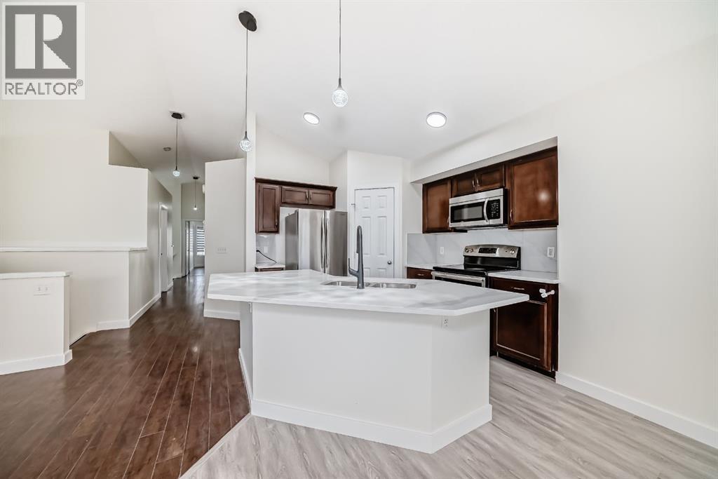 226 Saddlebrook Circle Ne, Calgary, Alberta  T3J 0K2 - Photo 3 - A2281263