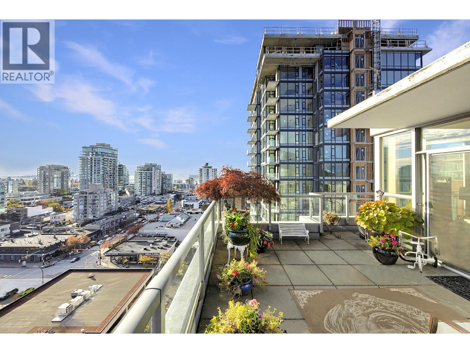 1702 121 W 16th Street, North Vancouver, British Columbia  V7M 3P4 - Photo 2 - R3083822