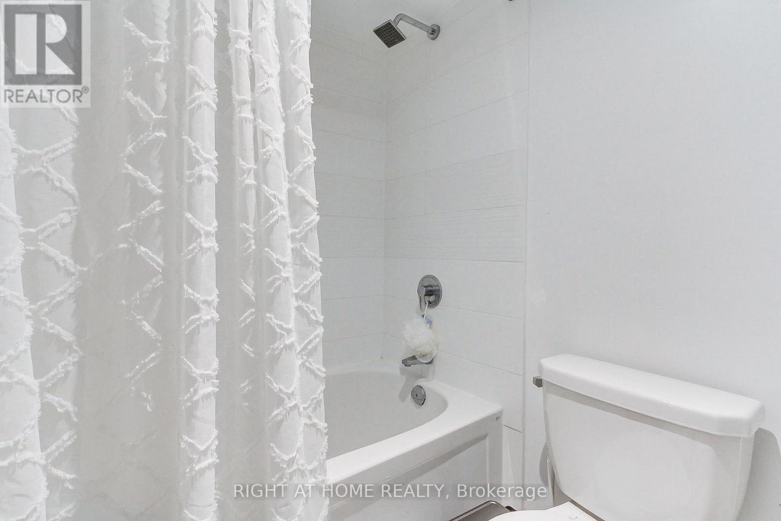 829 - 10 Capreol Court, Toronto, Ontario  M5V 4B3 - Photo 24 - C12745250