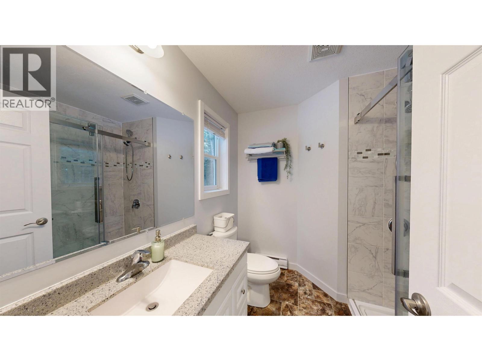 4887 Gloinnzun Crescent, 108 Mile Ranch, British Columbia  V0K 2Z0 - Photo 18 - R3085117