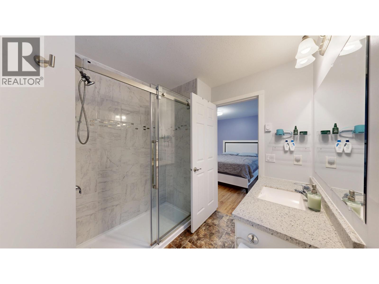 4887 Gloinnzun Crescent, 108 Mile Ranch, British Columbia  V0K 2Z0 - Photo 19 - R3085117