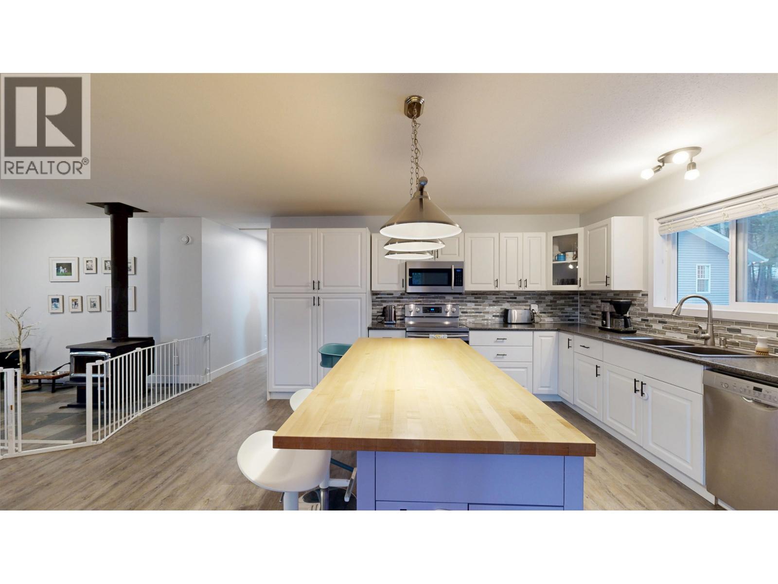 4887 Gloinnzun Crescent, 108 Mile Ranch, British Columbia  V0K 2Z0 - Photo 24 - R3085117