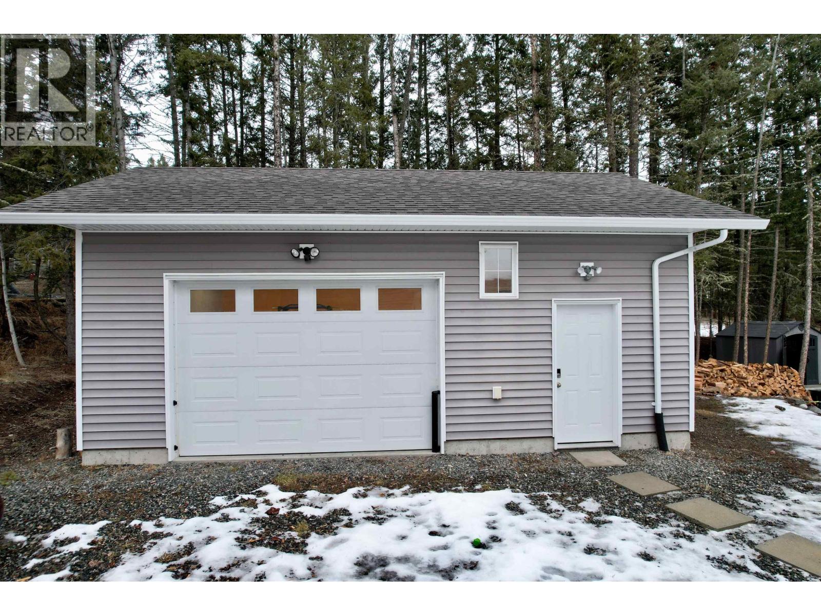 4887 Gloinnzun Crescent, 108 Mile Ranch, British Columbia  V0K 2Z0 - Photo 27 - R3085117