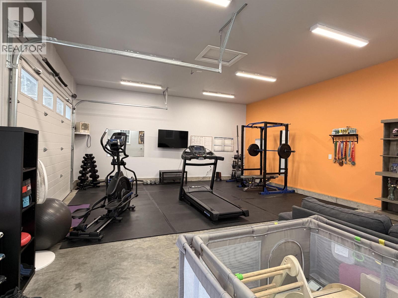 4887 Gloinnzun Crescent, 108 Mile Ranch, British Columbia  V0K 2Z0 - Photo 29 - R3085117