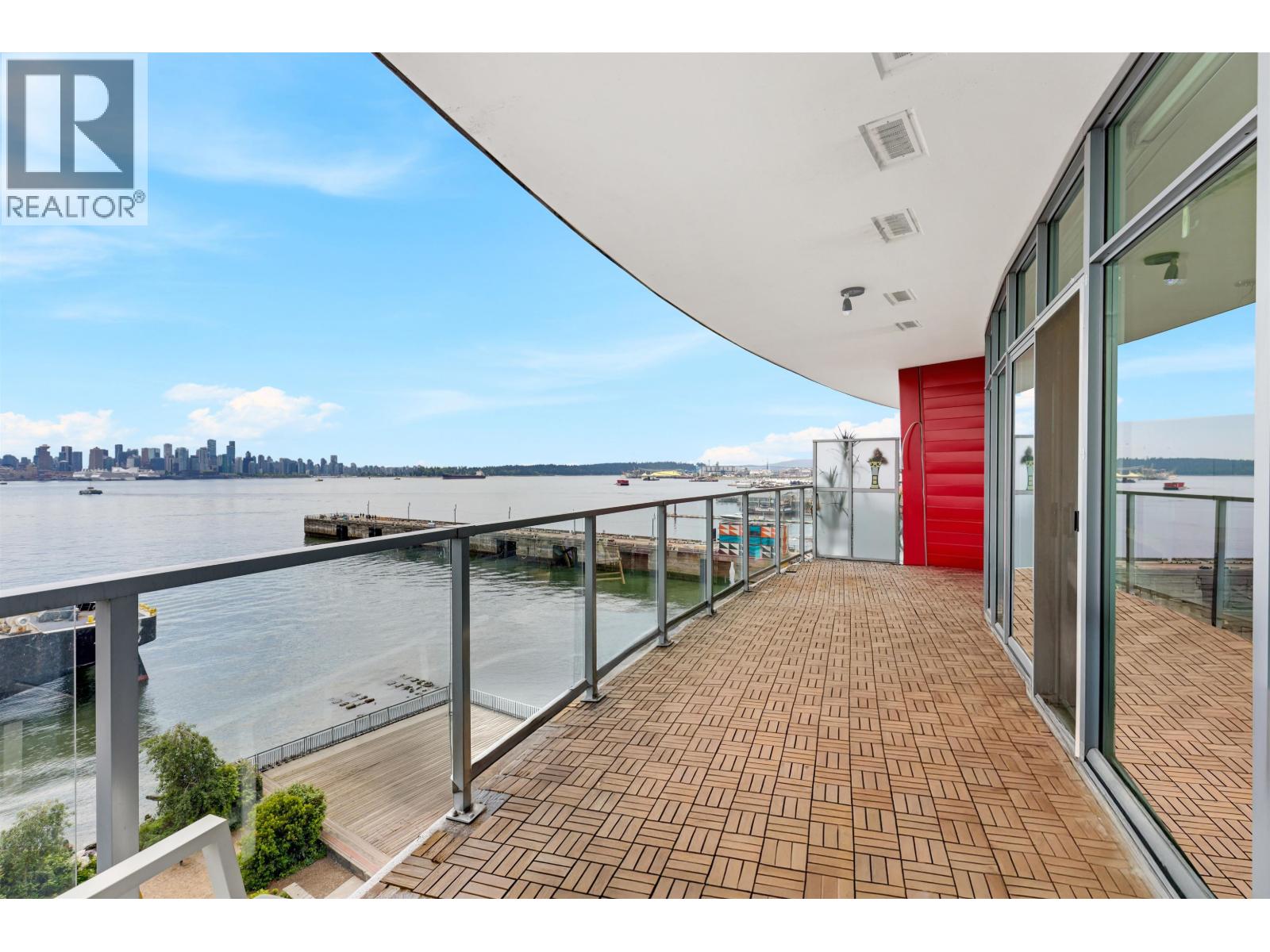 501 185 Victory Ship Way, North Vancouver, British Columbia  V7L 0G2 - Photo 1 - R3071546