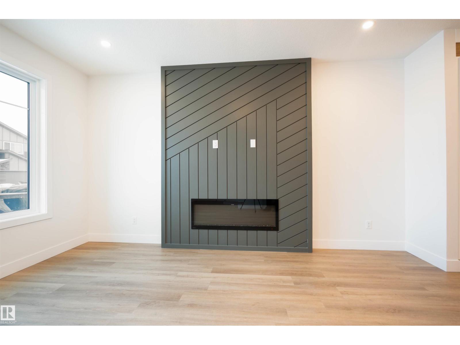 430 Crystal Creek Li, Leduc, Alberta  T9E 0X5 - Photo 2 - E4471585