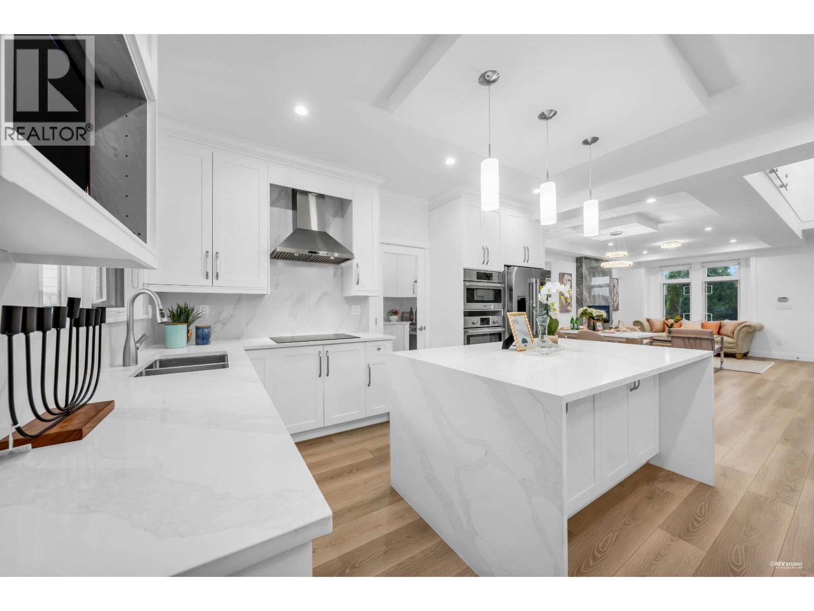 Listing Picture 13 of 37 : 4267 PARKER STREET, Burnaby / 本拿比 - 魯藝地產 Yvonne Lu Group - MLS Medallion Club Member