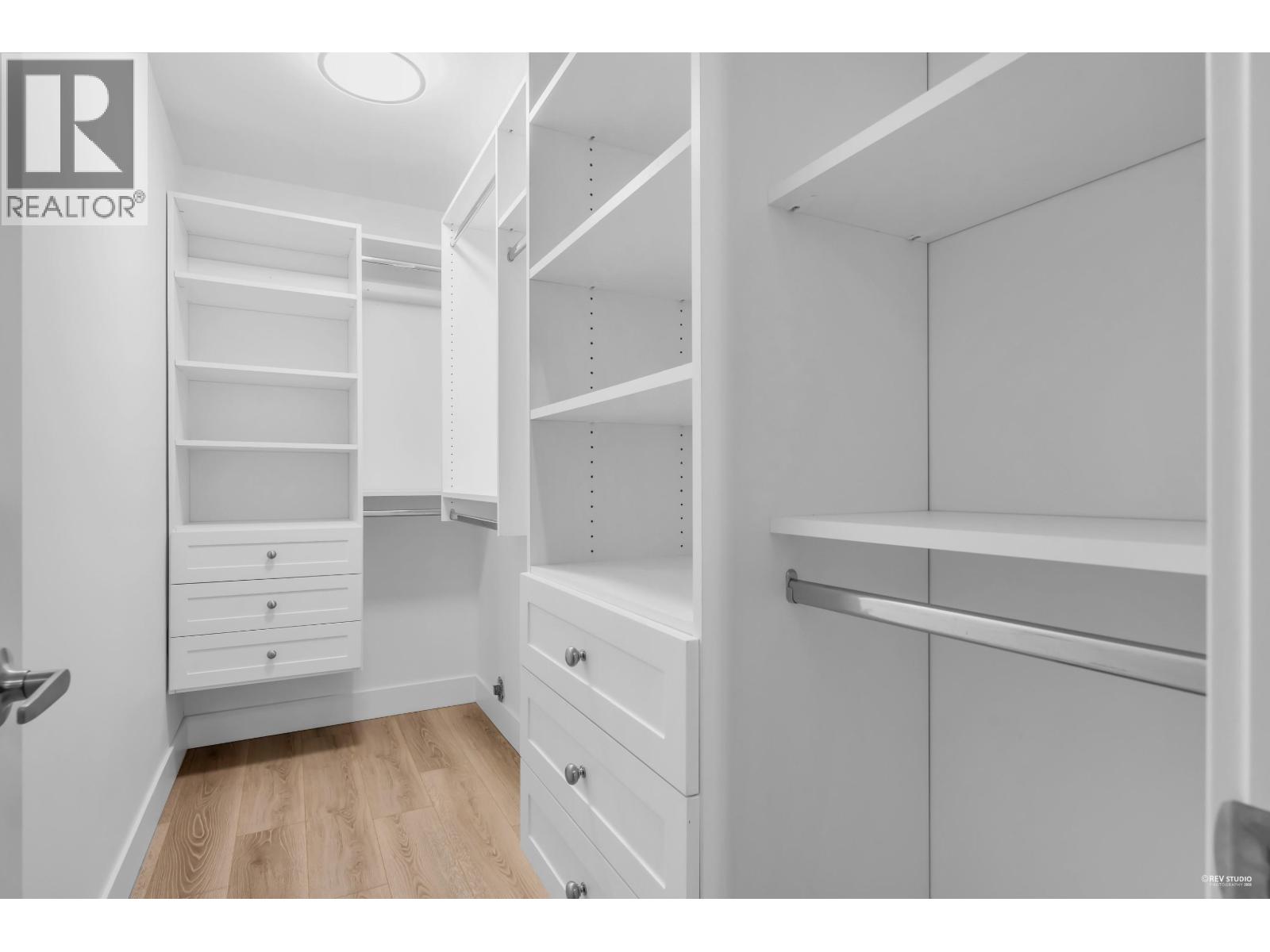 Listing Picture 29 of 37 : 4267 PARKER STREET, Burnaby / 本拿比 - 魯藝地產 Yvonne Lu Group - MLS Medallion Club Member