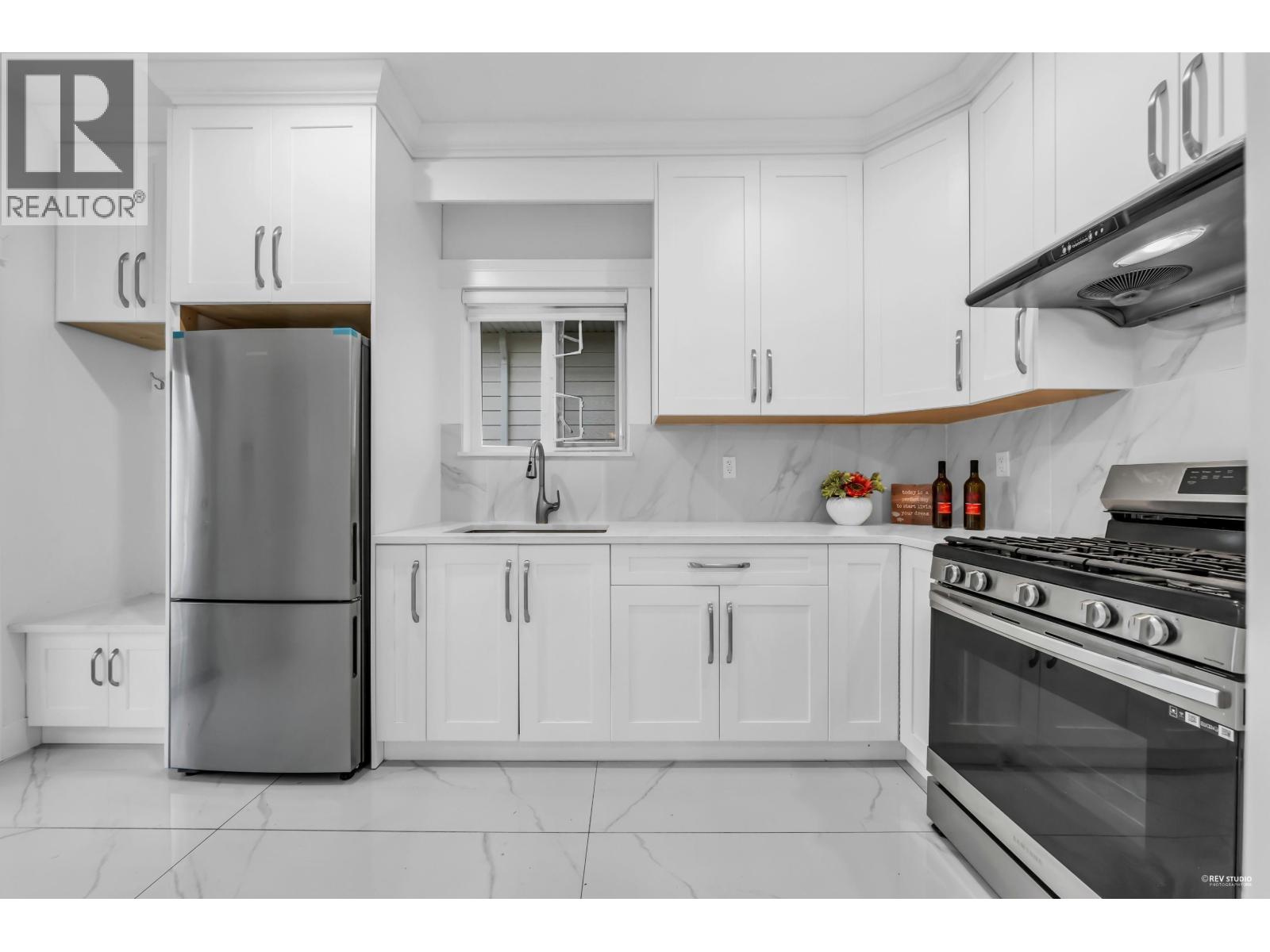 Listing Picture 15 of 37 : 4267 PARKER STREET, Burnaby / 本拿比 - 魯藝地產 Yvonne Lu Group - MLS Medallion Club Member