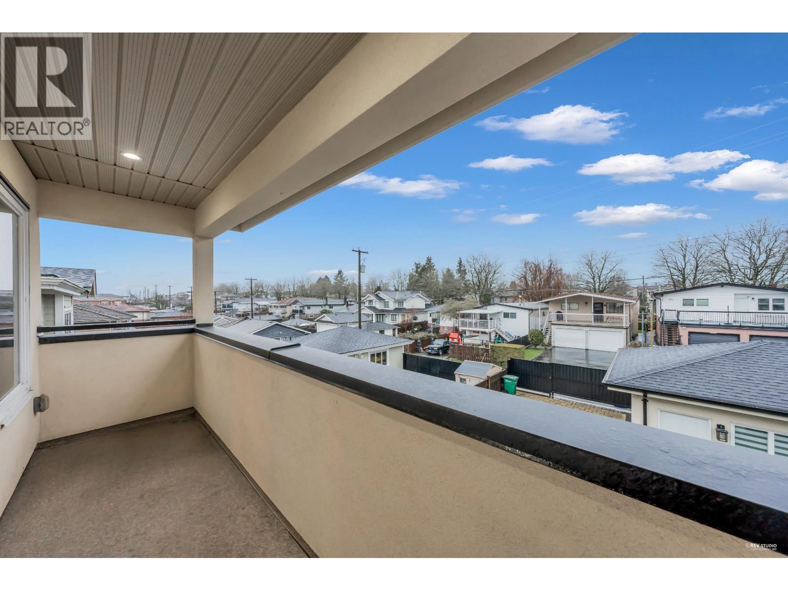 Listing Picture 32 of 37 : 4267 PARKER STREET, Burnaby / 本拿比 - 魯藝地產 Yvonne Lu Group - MLS Medallion Club Member