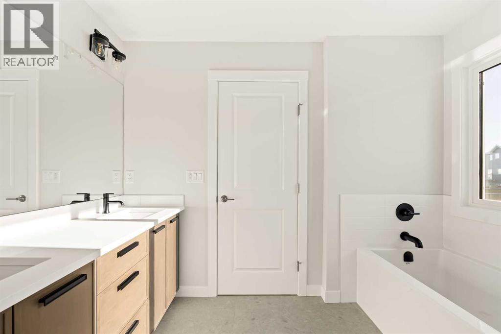 819 Livingston View Ne, Calgary, Alberta  T3P 2K7 - Photo 30 - A2282557