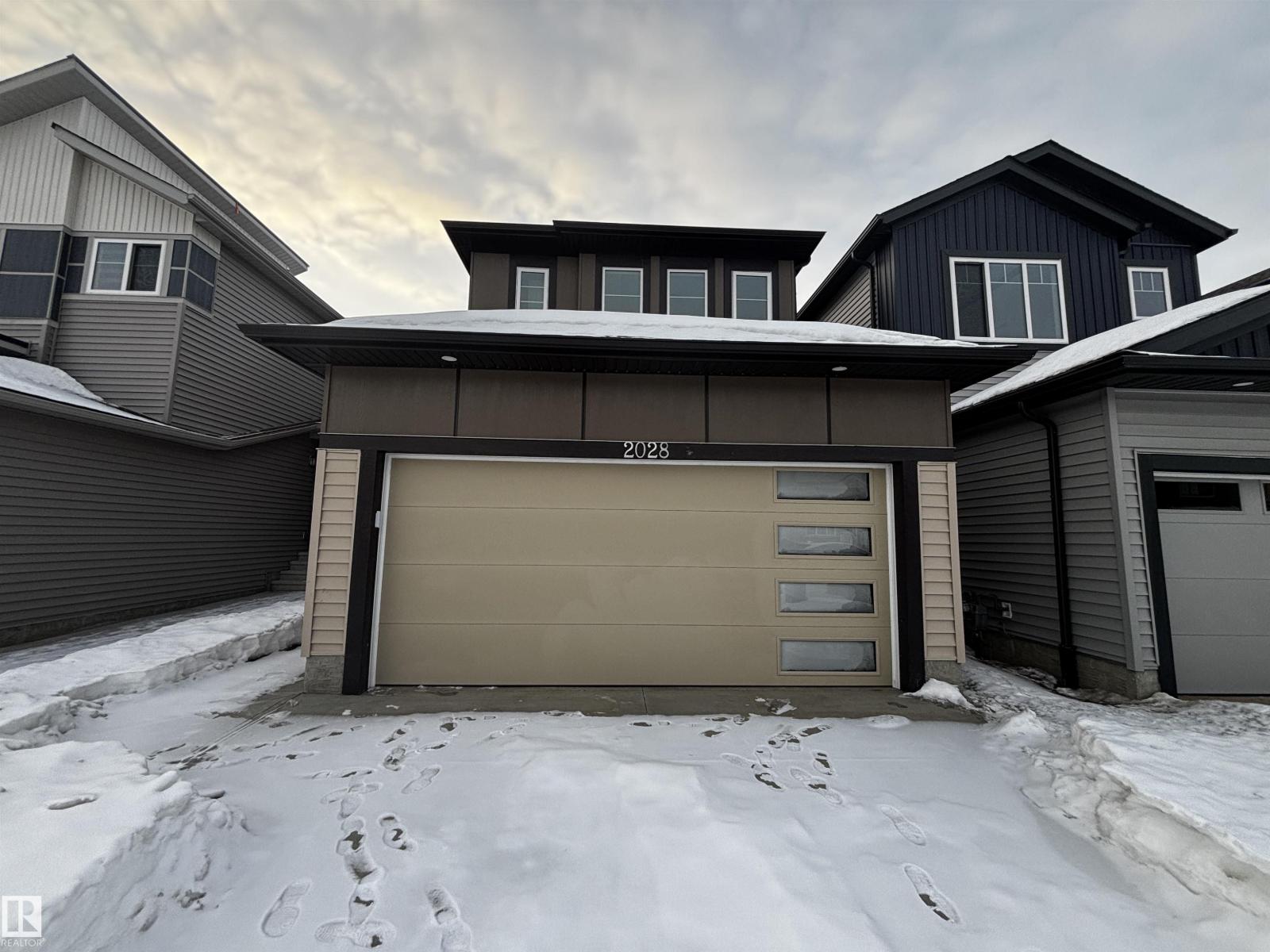 2028 210 ST NW NW, Edmonton, Alberta