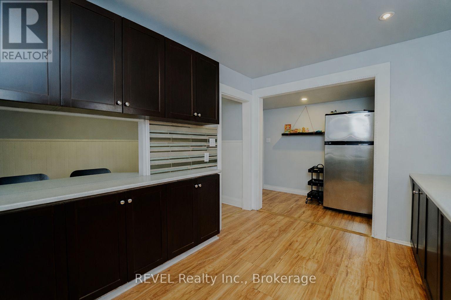 4586 Fifth Avenue, Niagara Falls, Ontario  L2E 4R6 - Photo 12 - X12745276