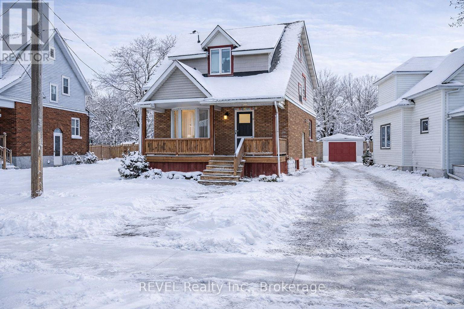 4586 Fifth Avenue, Niagara Falls, Ontario  L2E 4R6 - Photo 2 - X12745276