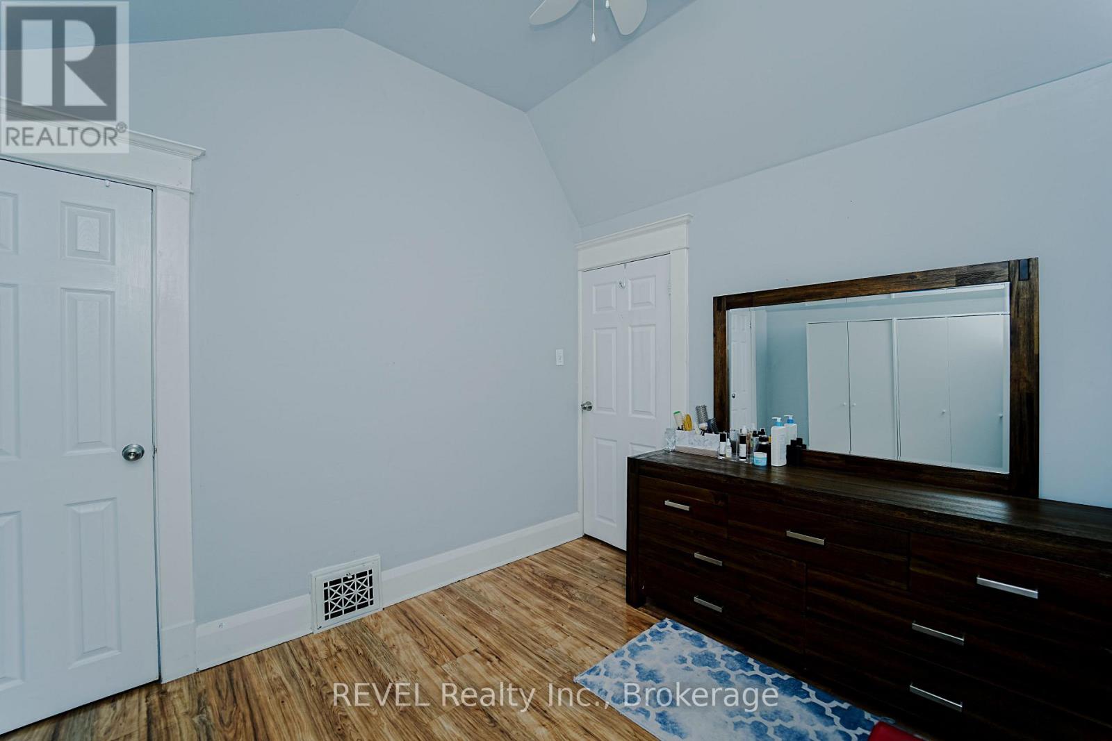 4586 Fifth Avenue, Niagara Falls, Ontario  L2E 4R6 - Photo 20 - X12745276