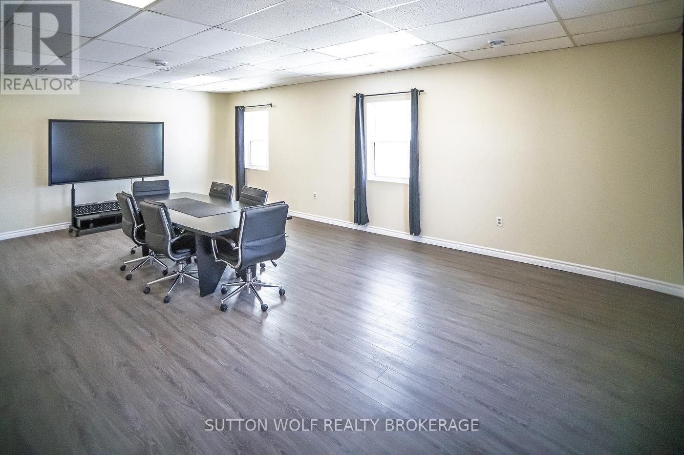 48 Front Street E, Strathroy-Caradoc, Ontario  N7G 1Y6 - Photo 6 - X12613710