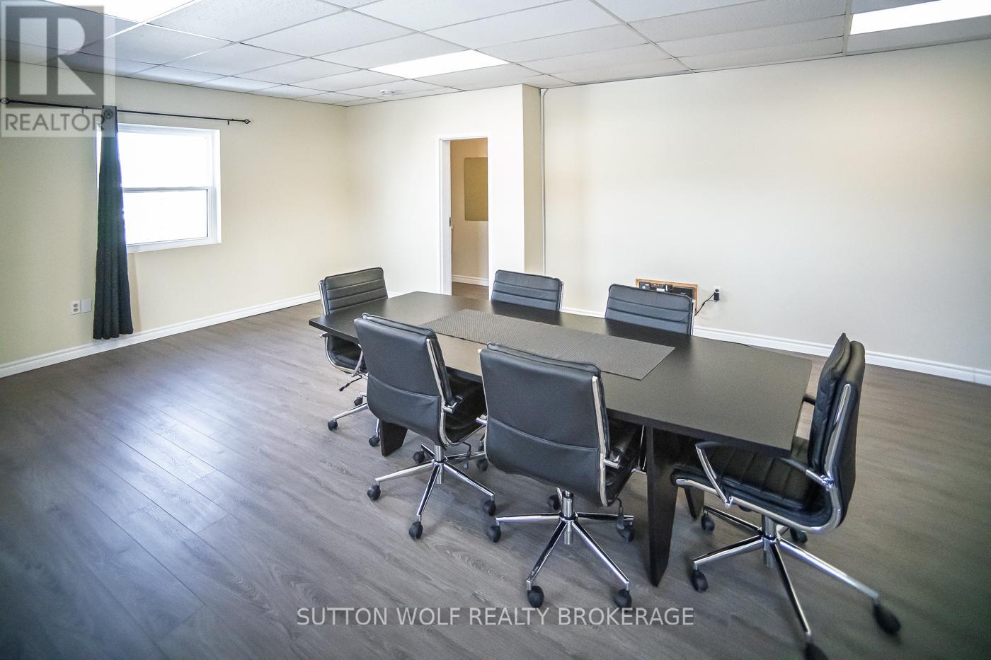 48 Front Street E, Strathroy-Caradoc, Ontario  N7G 1Y6 - Photo 4 - X12613710