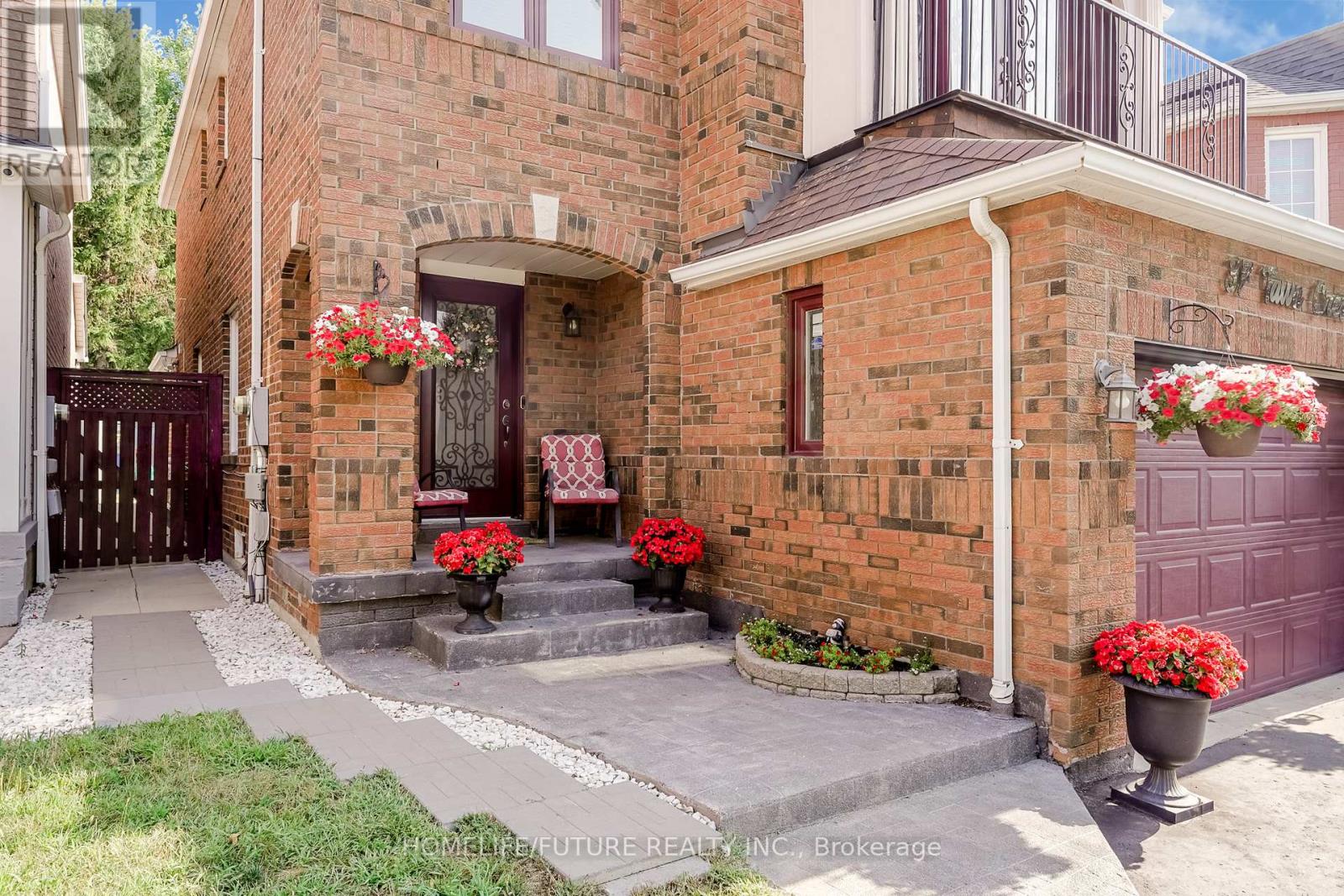 37 Tawn Crescent, Ajax, Ontario  L1Z 1H9 - Photo 3 - E12745314