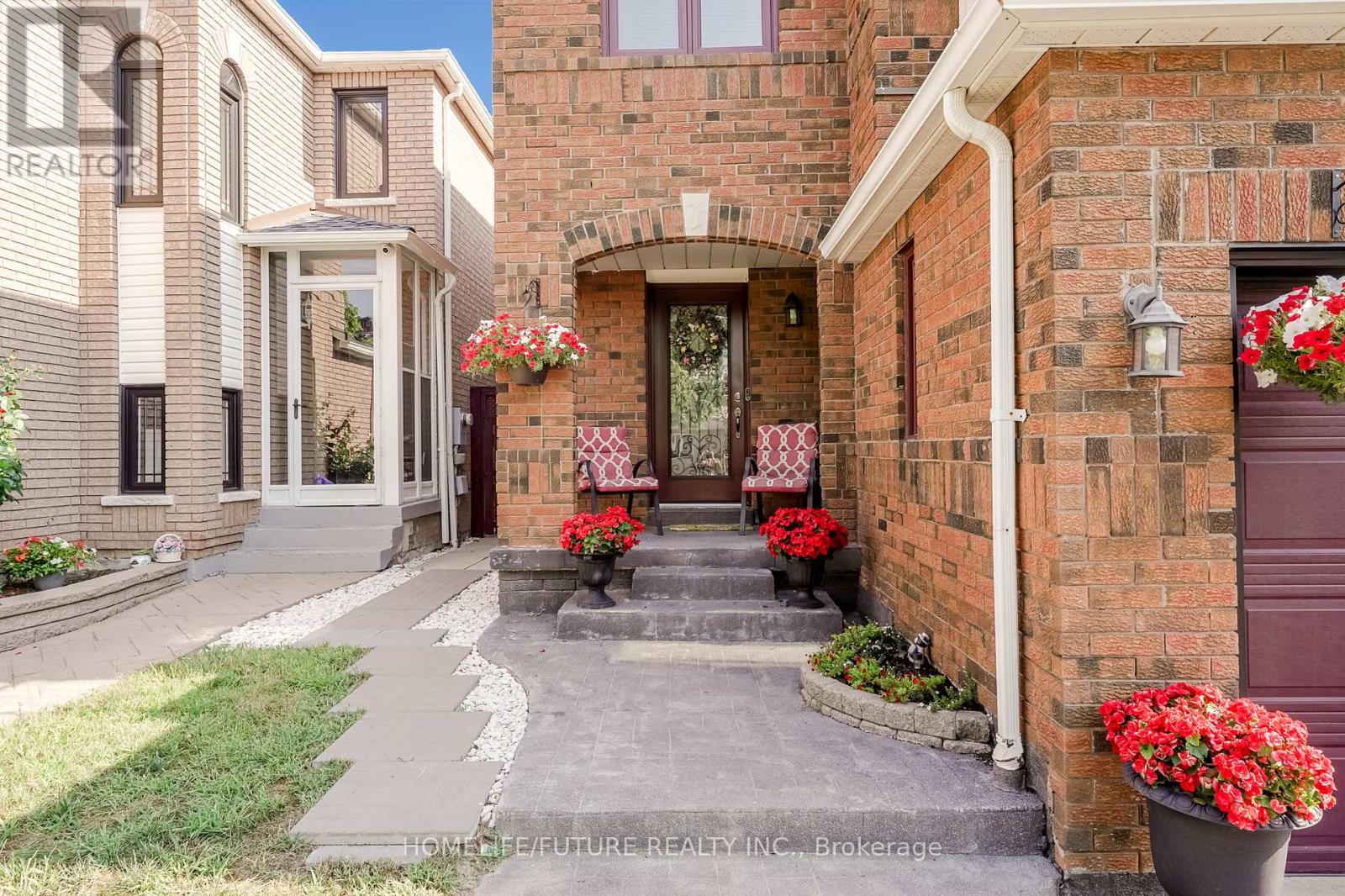 37 Tawn Crescent, Ajax, Ontario  L1Z 1H9 - Photo 4 - E12745314