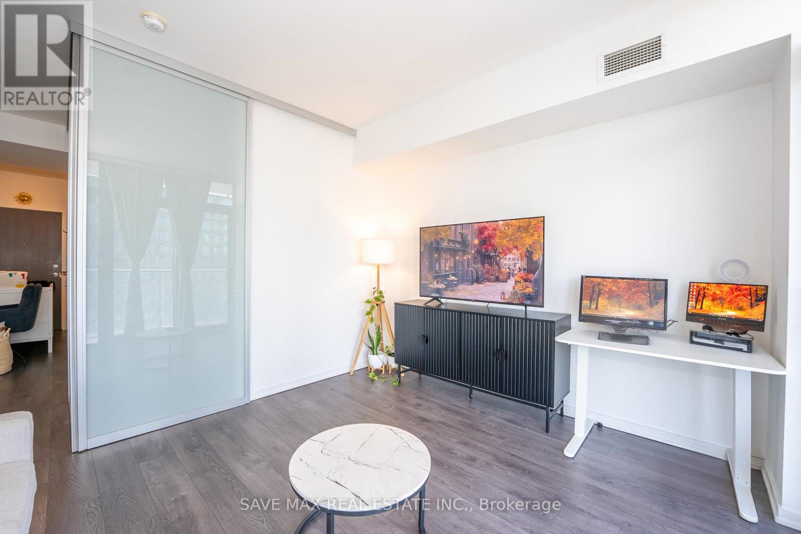 1712 - 103 The Queensway, Toronto, Ontario  M6S 5B3 - Photo 7 - W12745280