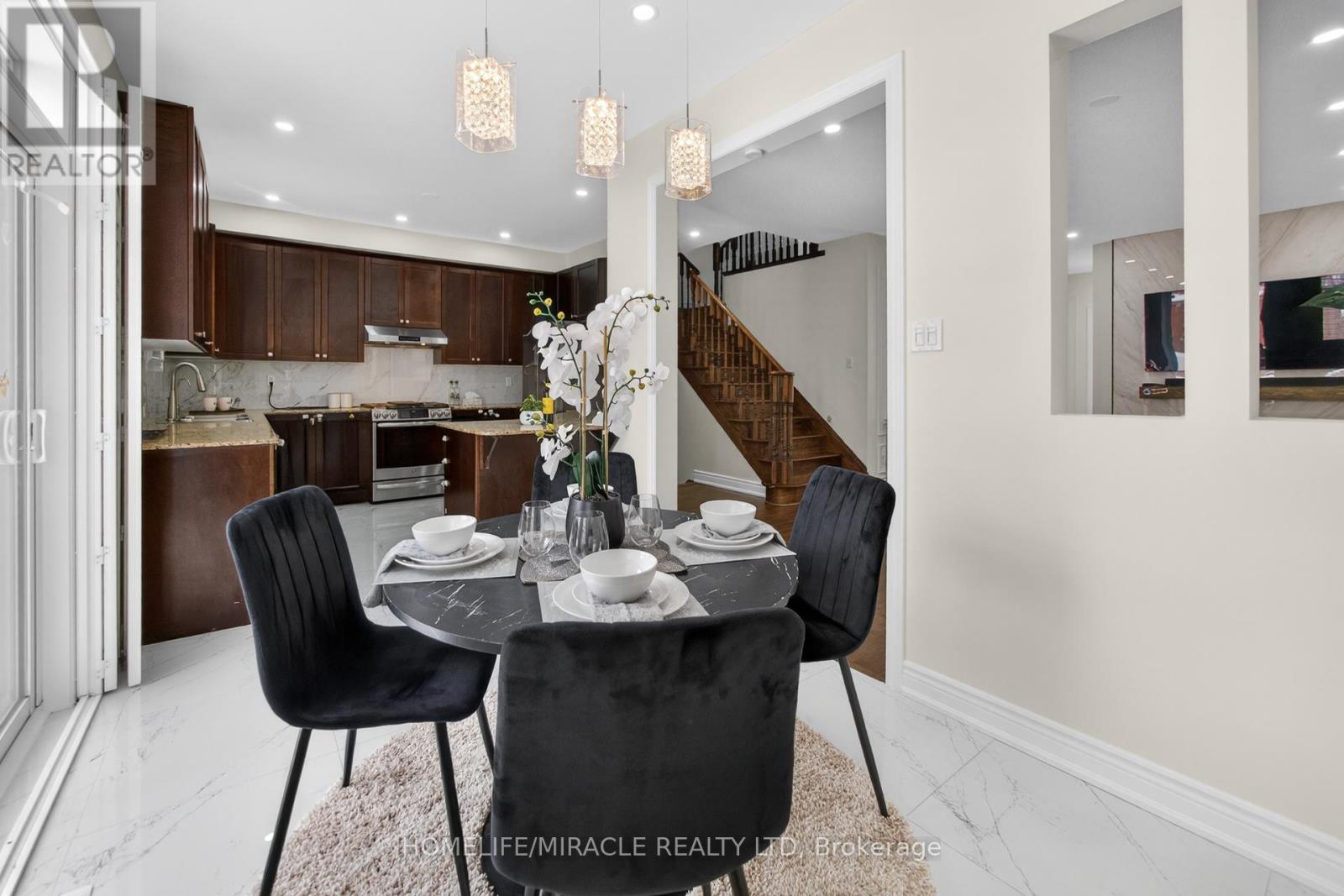 9 Baby Pointe Trail, Brampton, Ontario  L7A 0W1 - Photo 15 - W12745282