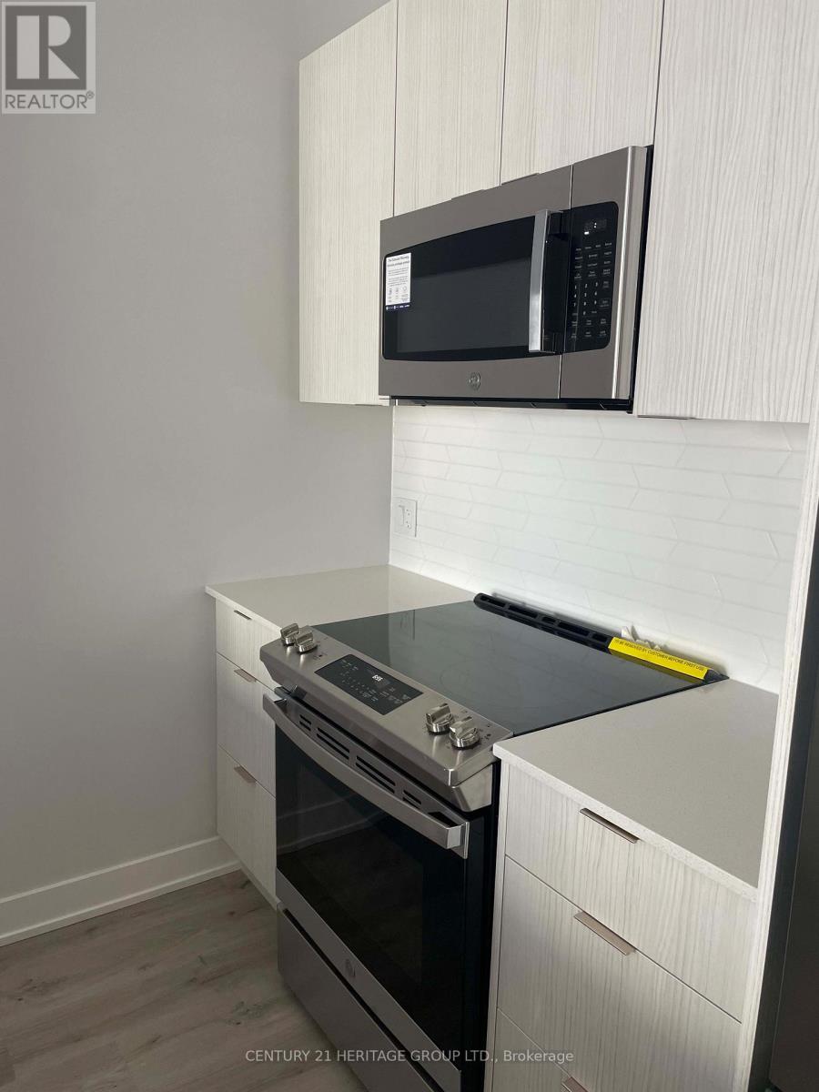 420 - 430 Square One Drive, Mississauga, Ontario  L5B 0L6 - Photo 6 - W12745298