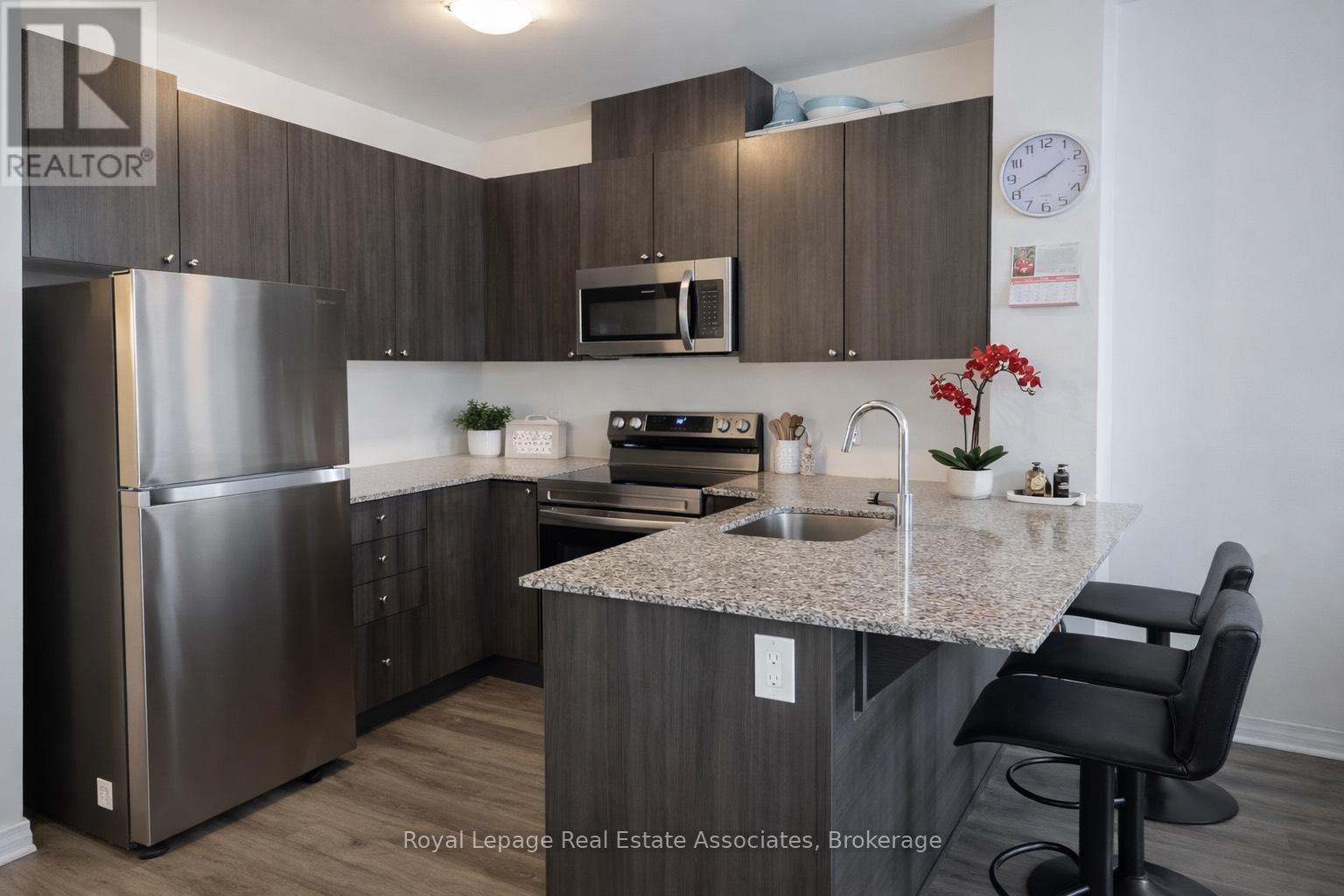 470 Gordon Krantz Avenue, Milton, Ontario  L9E 1Z3 - Photo 4 - W12745300