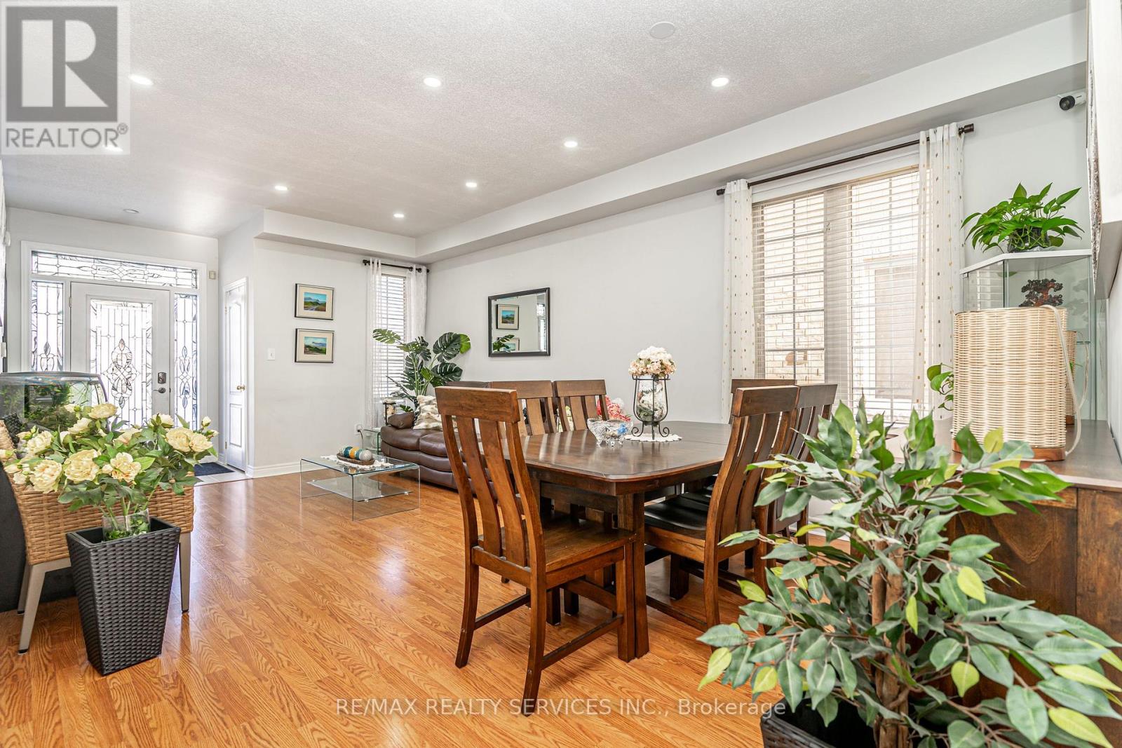 88 Sled Dog Road, Brampton, Ontario  L6R 0J4 - Photo 9 - W12745318