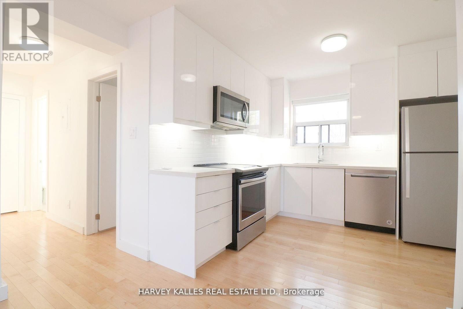 6 - 4 Benson Avenue, Mississauga, Ontario  L5H 2P2 - Photo 4 - W12745326