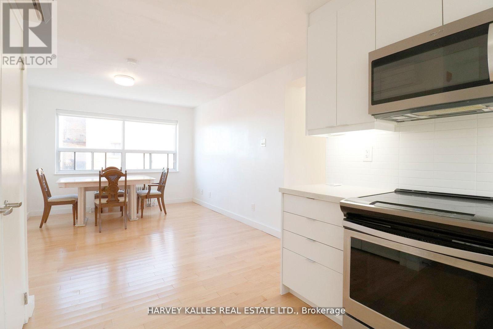 6 - 4 Benson Avenue, Mississauga, Ontario  L5H 2P2 - Photo 5 - W12745326