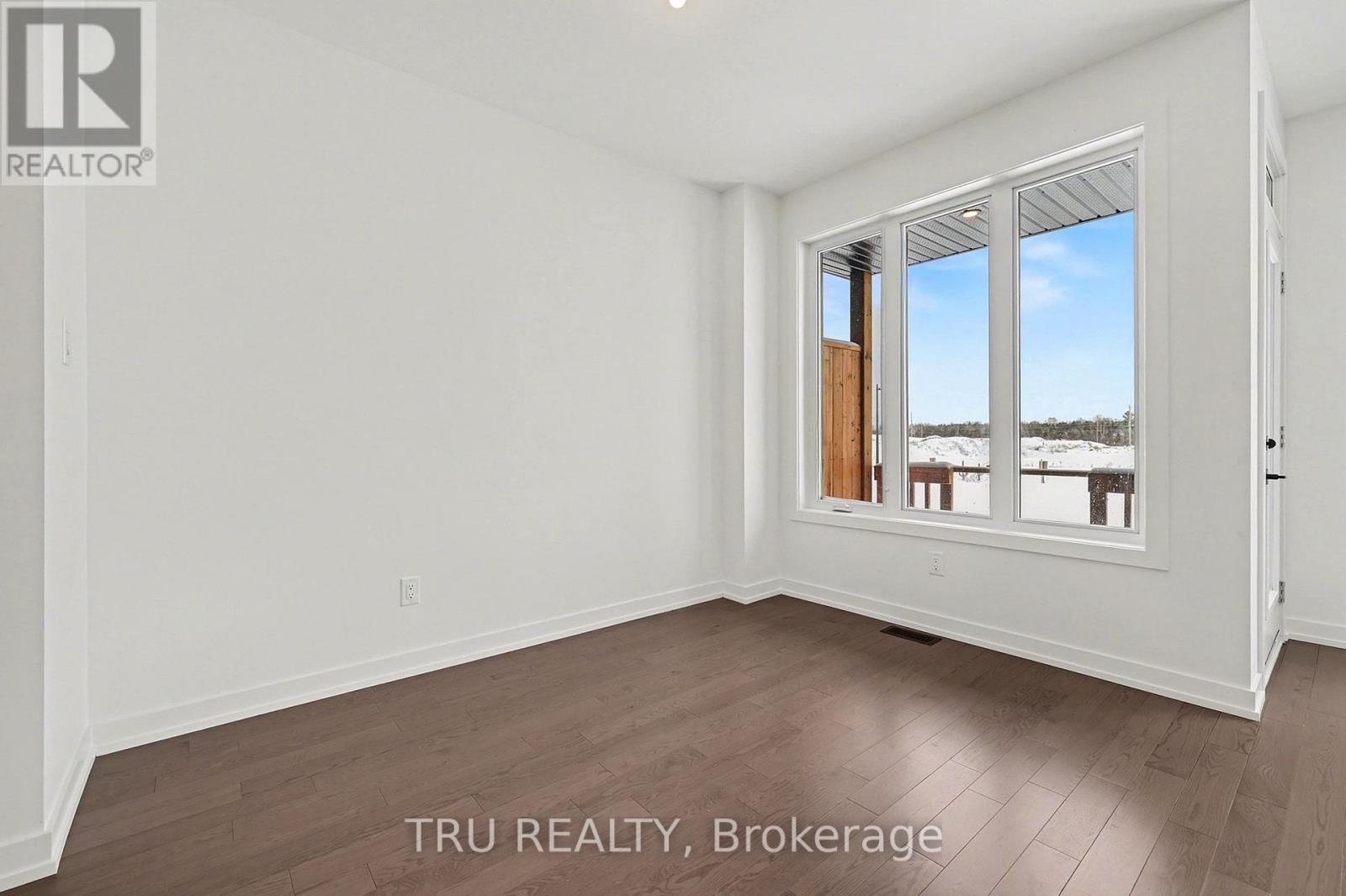 1154 Cope Drive, Ottawa, Ontario  K2S 3C3 - Photo 6 - X12745338