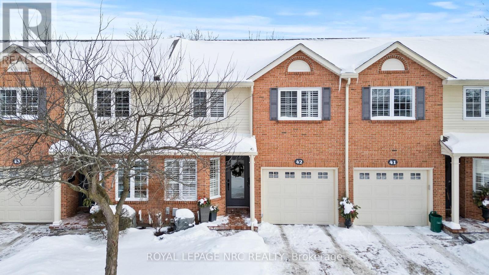 42 - 275 PELHAM STREET, St. Catharines, Ontario