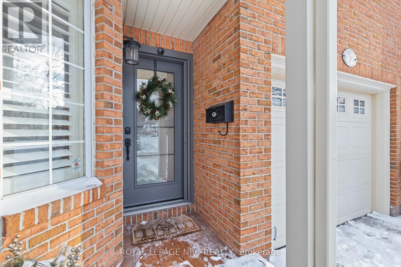 42 - 275 Pelham Street, St. Catharines, Ontario  L2S 3B9 - Photo 2 - X12745334