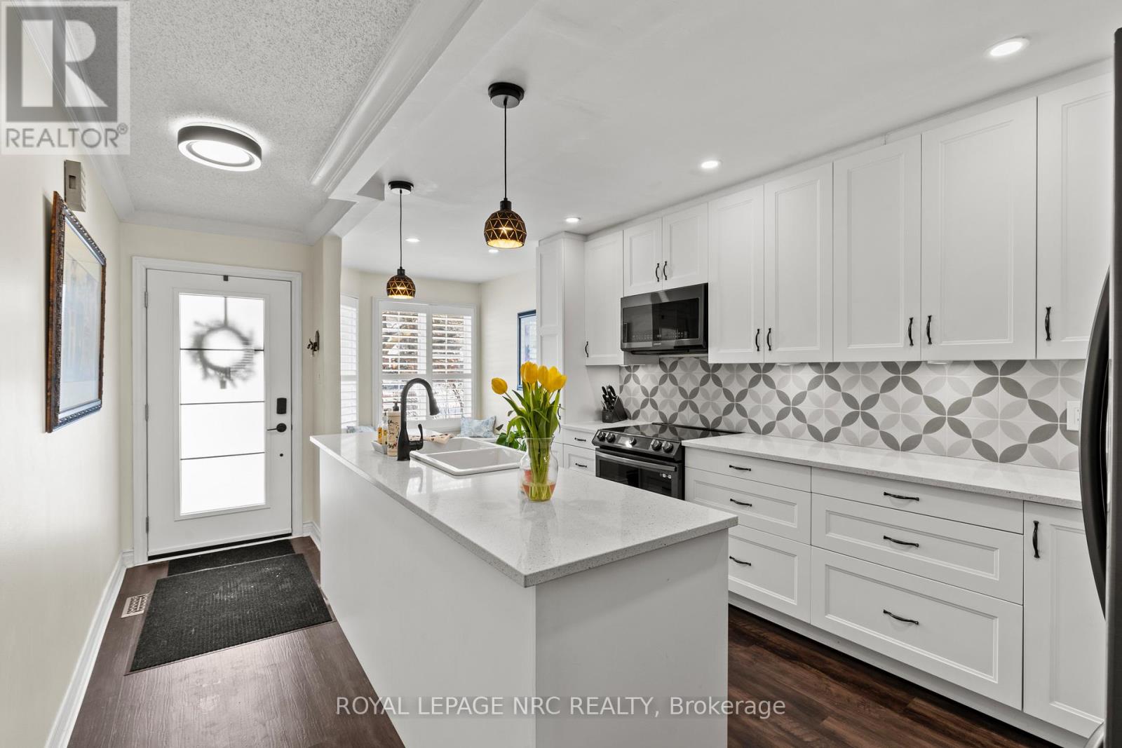 42 - 275 Pelham Street, St. Catharines, Ontario  L2S 3B9 - Photo 3 - X12745334