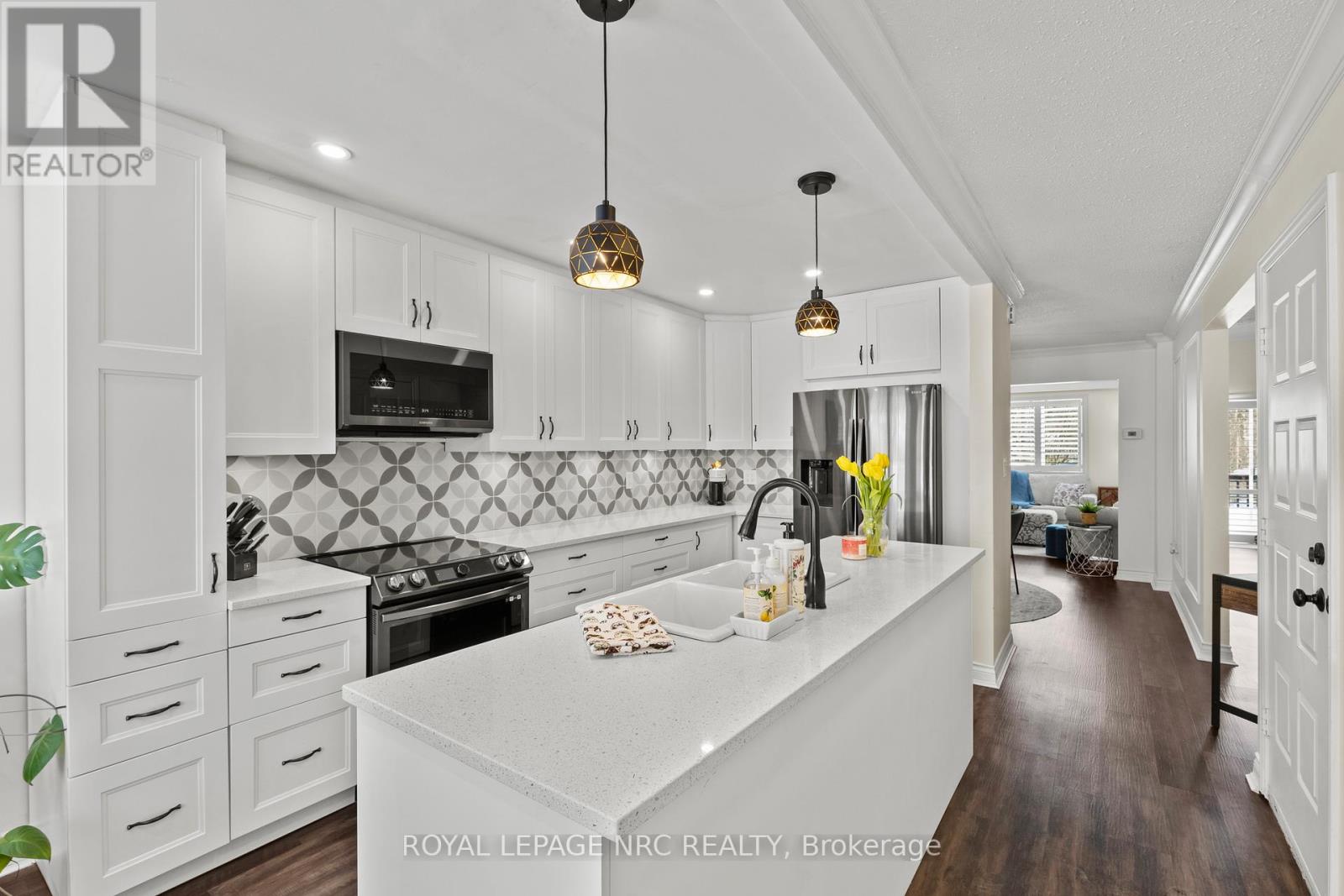 42 - 275 Pelham Street, St. Catharines, Ontario  L2S 3B9 - Photo 4 - X12745334