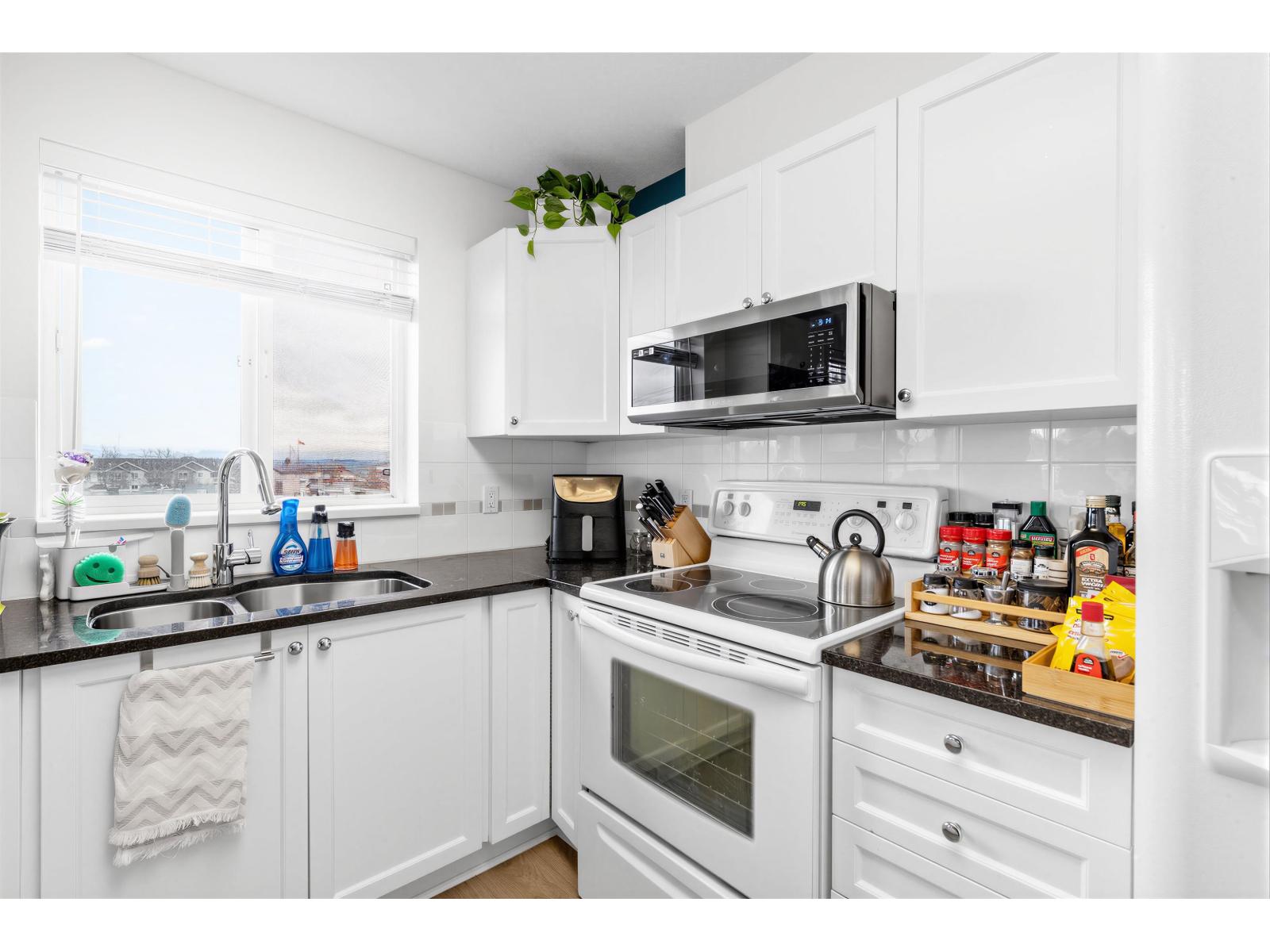 305 6390 196 Street, Langley, British Columbia  V2Y 1J2 - Photo 5 - R3084938