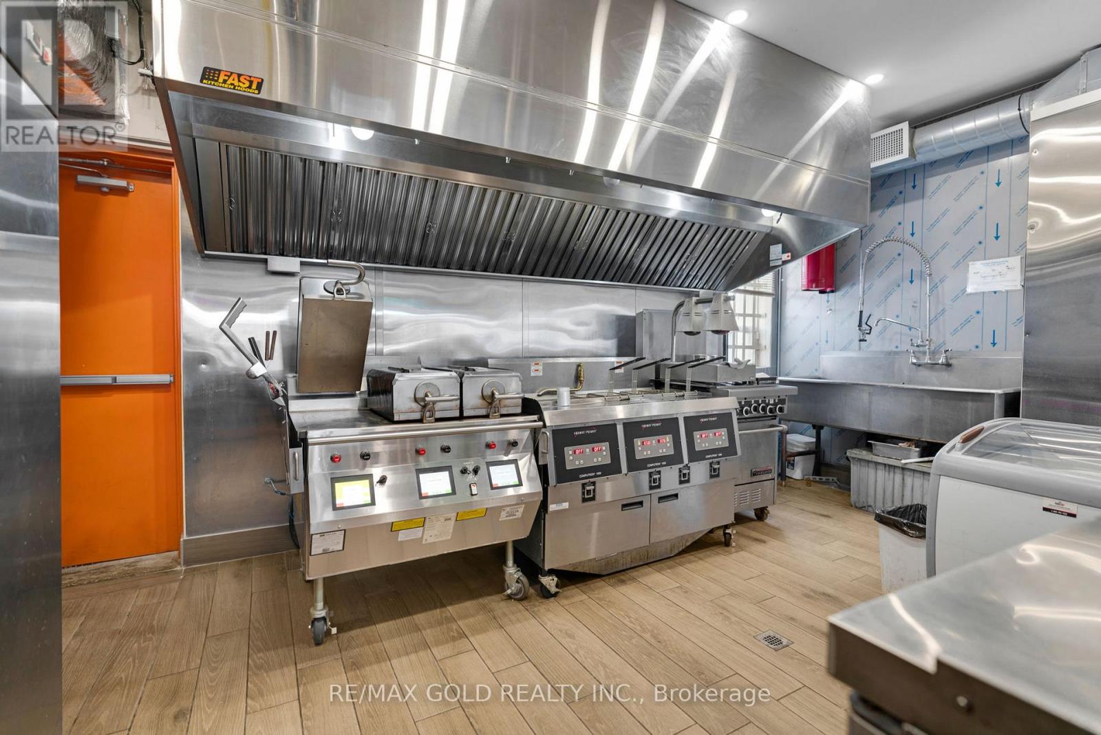 3271 Dufferin Street, Toronto, Ontario  M6A 2T4 - Photo 20 - W12745336