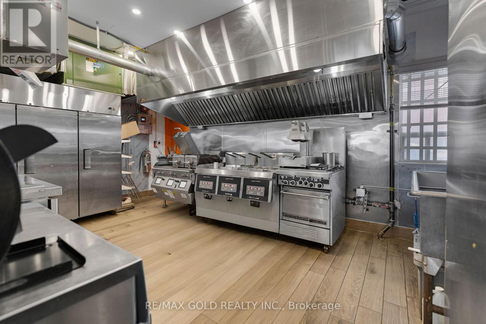 3271 Dufferin Street, Toronto, Ontario  M6A 2T4 - Photo 23 - W12745336